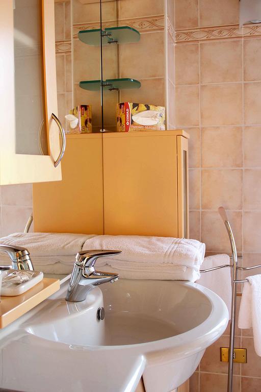 Da Rosa Bed And Breakfast Neviglie Quarto foto